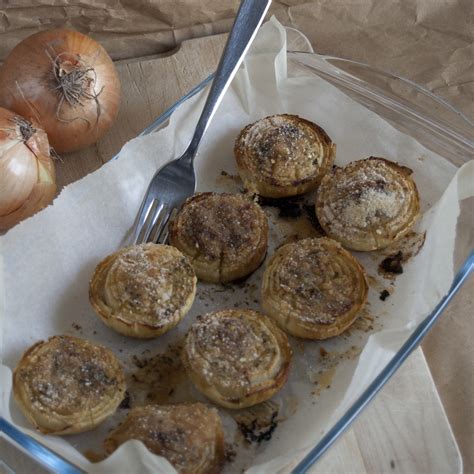 Io le adoro, per le innumerevoli proprietà che hanno e perché sono buonissimissime. Cipolle al forno gratinate
