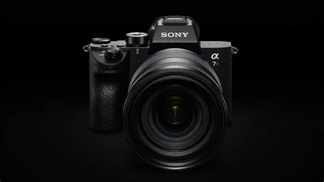 Sony Surprises With Enhanced A7r Iii And Fe 24 105mm F4 Lens
