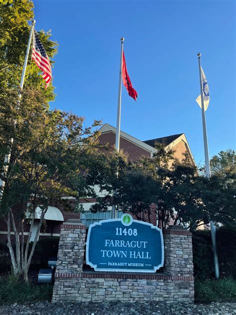 Tribute to Admiral Farragut….in Farragut, Tennessee | Contemporary