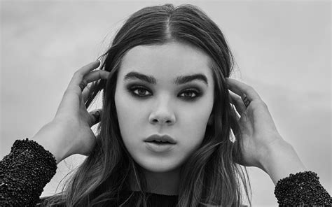 Download Wallpapers 4k Hailee Steinfeld 2018 Hollywood Portrait