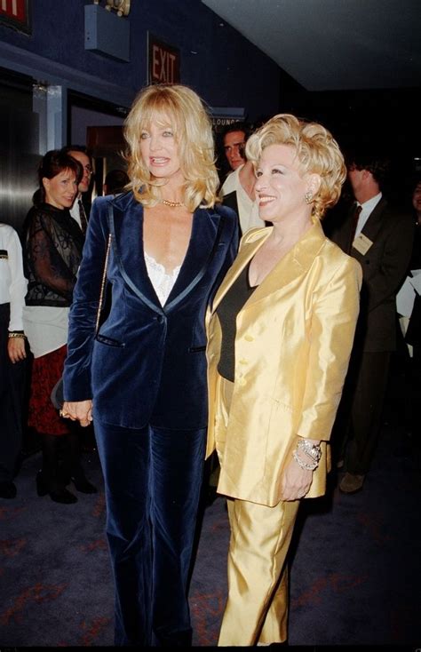 I watched this movie just to see her. Bette & Goldie Hawn | Goldie hawn, Celebrities female ...