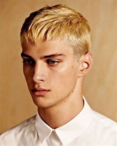 Ces coiffures courtes sont peu d`entretien mais de style élevé. coiffure homme blond court - Coupe pour homme