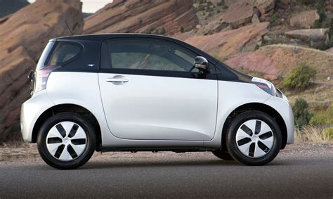 Scion Iq Ev Driving Toyotas New City Electric Car Clean Fleet Report