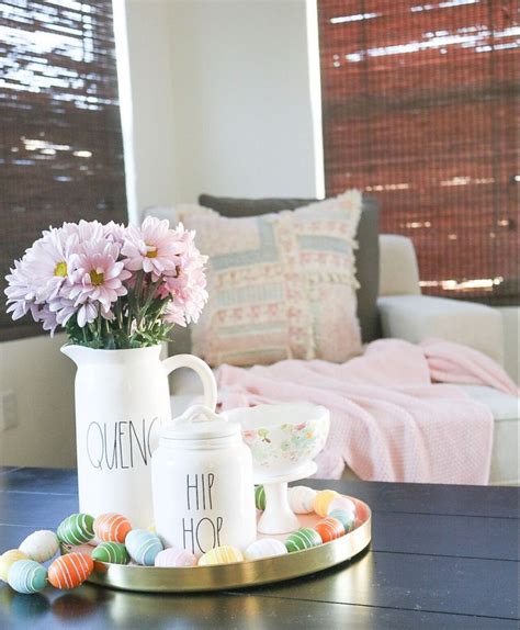 Lovely Easter Living Room Decor Ideas 05 Pimphomee