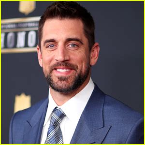 Aaron rodgers is considered one of the best american football players, who, thanks to his skills and manner of playing, has touched incredible heights and earned impressive incomes. Entertainment News | 15 Minute News - Know the News
