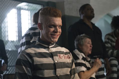 Bruce wayne meets a former friend, who convinces him to come along for a night with some old classmates. GOTHAM: Jerome Sets His Sights On The Penguin In New ...
