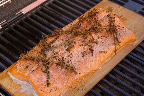 Here are a few handy tips to help with your bbq salmon recipes. Foodal's Guide to Grilling With Planks | Foodal