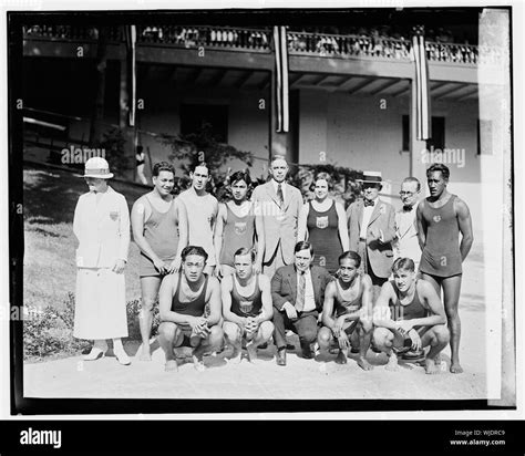 Hawaiian Swimming Team At Wardman Park Pool Stock Photo Alamy
