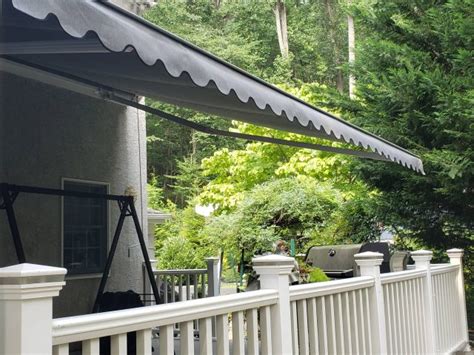 Eastern Sunflexx Retractable Awning On A Stucco Home Kreiders