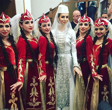 Rachel green, ross geller, monica geller, joey tribbiani, chandler bing and phoebe buffay. Bride of billionaire's son gets married in THREE couture ...