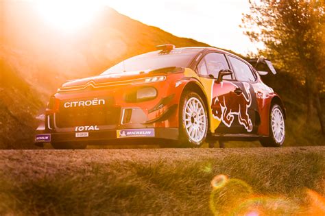 Sébastien ogier s'est offert un cinquième titre consécutif de champion du monde des rallyes, au ogier n'est en effet que le troisième pilote sacré au volant de voitures de marques différentes, après. Sébastien Ogier - Citroën Racing official WRC driver