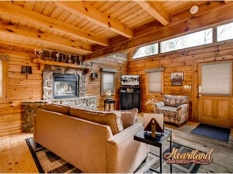 Including an outdoor hot tub, an indoor jetted tub, a pool table, theater/movie room and the ability to sleep up to 4 people… and a dog! Hanky Panky | 1 bedroom Cabin | in Gatlinburg, TN