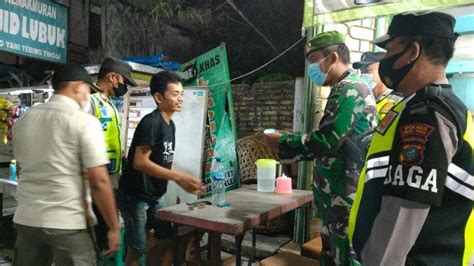 Petugas Tindak 5 Pelanggar Prokes Secara Humanis Di Simpang Amd