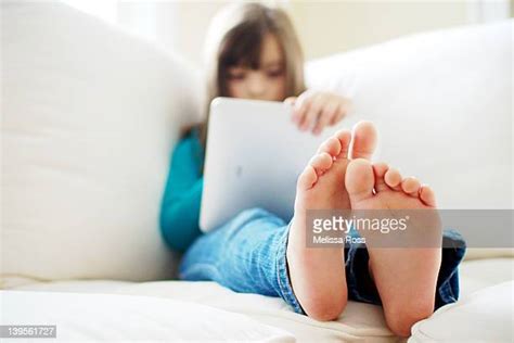 Young Girl Bare Feet Photos Et Images De Collection Getty Images