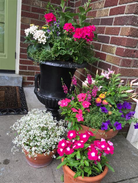 Accessorizing Your Front Porch With Container Gardens