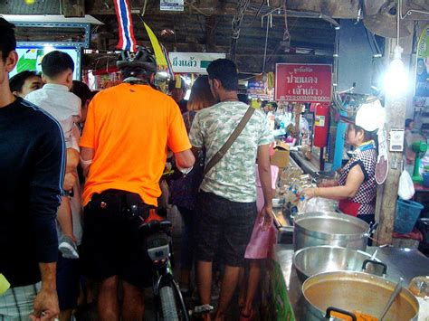Don Wai Floating Market A Daily Foodie Paradise