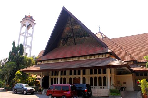 Jadwal ekaristi terbaru & update 2021 penting : Fotografi Gereja Katolik Indonesia: Gereja Katolik Redemptor Mundi, Dukuh Kupang, Surabaya