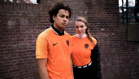 Het nieuwe thuisshirt van het nederlands elftal! Brengt dit Nederlands Elftal-shirt ons naar het EK in 2020? - Vrijmibro.nl