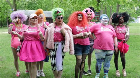 Drag Queens In Canoes New Show Camp Wannakiki Sends Chicagos Comedy