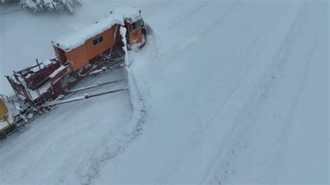 train plowing railroad tracks after winter storm december 2022 donner pass videoclip bg