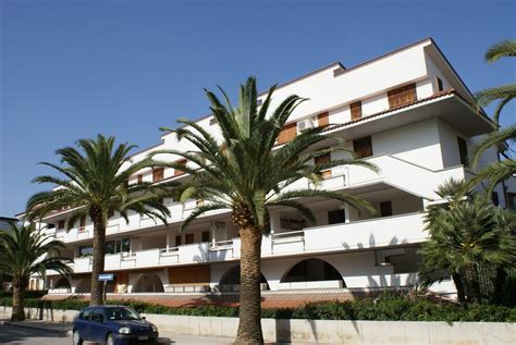 Affitto di appartamenti in palazzina privata a 150 mt dal mare. Complesso Elle - appartamento con giardino a San Benedetto ...