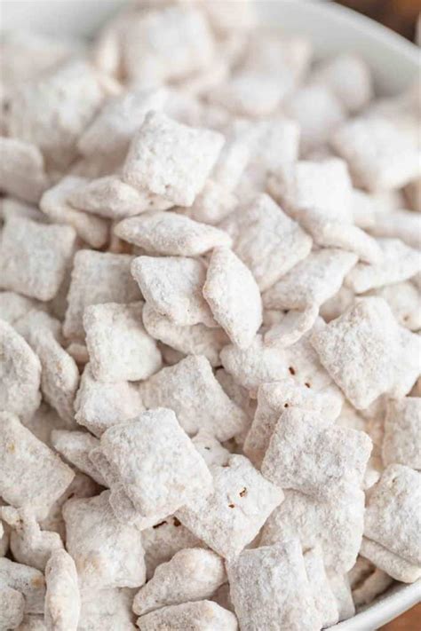 This is a festive puppy chow recipe without peanut butter and uses different colors of frosting to make the chex snack mix red and green for not only is this christmas puppy chow a sweet treat to snack on, but it can be packaged up to give as a party favor or delicious edible christmas gift. White Chocolate Puppy Chow (Muddy Buddies) - Dinner, then ...