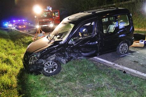 Crash Bei Wende Man Ver Auf Landstra E Bei Rudersberg Drei Schwerverletzte