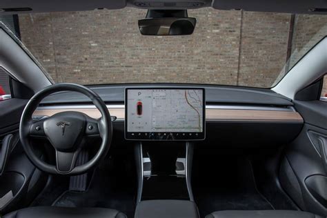 Tesla Model 3 интерьер фото