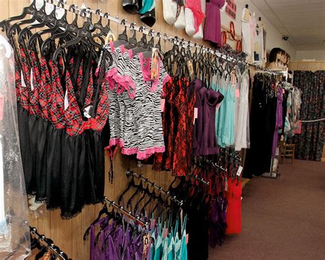 25 And Counting Sandys Lingerie And Ts Celebrates Milestone