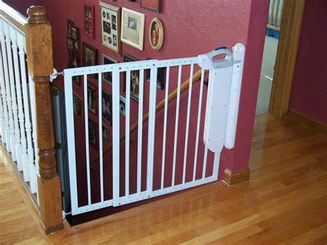Top baby gates for stairs with banisters in 2021. Good Child Safety Gates For Stairs - HomesFeed