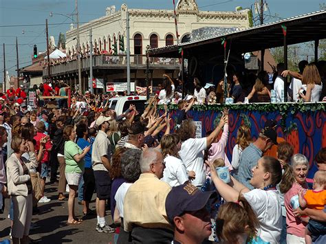 Check out the lineup of country acts that will be performing at the 2018 florida strawberry festival! 2018 Ponchatoula Strawberry Festival is One of Louisiana's ...