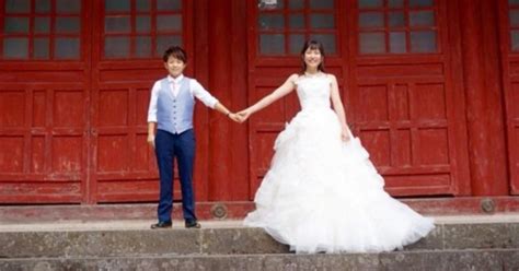 Couple Take Wedding Pics In 26 Countries Where Gay Marriage Is Legal