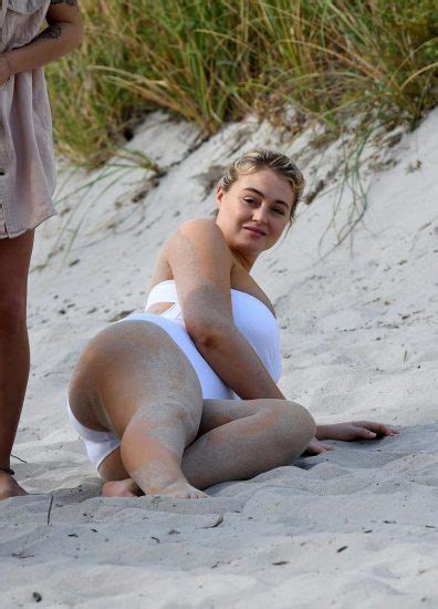 Iskra Lawrence Bikini Pics Big Ass Is Ready For Banging Scandal
