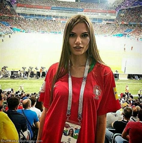 24 Spicy Photos Of Hot Female Fans In Fifa World Cup 2018