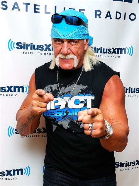 Hulk Hogan Returns To The Wwe Ring Amid Controversy I Know All News