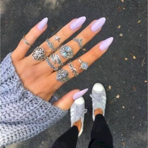 Diseños de uñas para un look romántico. Los colores de uñas para morenas que reinarán esta temporada | Manicura de uñas, Uñas para piel ...