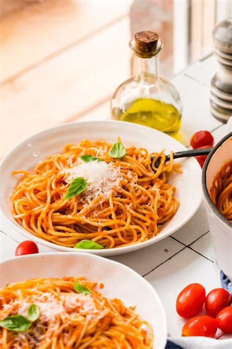 Spaghetti Napoli Super Einfaches Originalrezept Aus Italien Eine