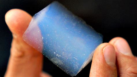 Aerogel The Worlds Lightest Solidm Its Made Up Of 97 Air Viral