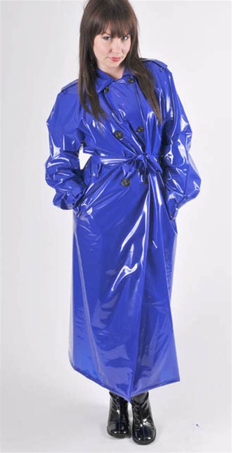 shiny blue plastic raincoat vetements manteau de pluie manteau