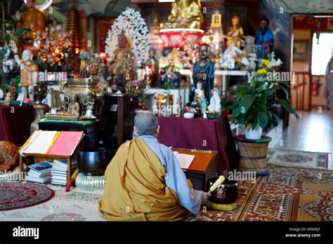 Tu An Buddhist Temple Monk At Buddhist Ceremony Stock Photo Alamy