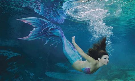 Want To See Real Life Mermaids Visit Floridas City Of Live Mermaids