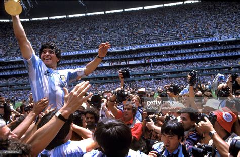 Diego Maradona Hand Signed World Cup Final 1986 Picture Photo Golden Soccer Signings
