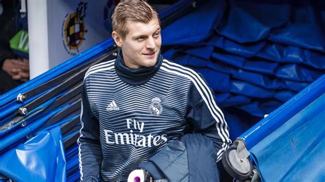 Real madrid midfielder toni kroos stepped up to help his spanish team to achieve its objective in a difficult period… real madrid midfielder toni krooshas been given a perfect score for his performance at the weekend during the comprehensive win… Real Madrid: Toni Kroos dementiert Bericht über Abschied ...