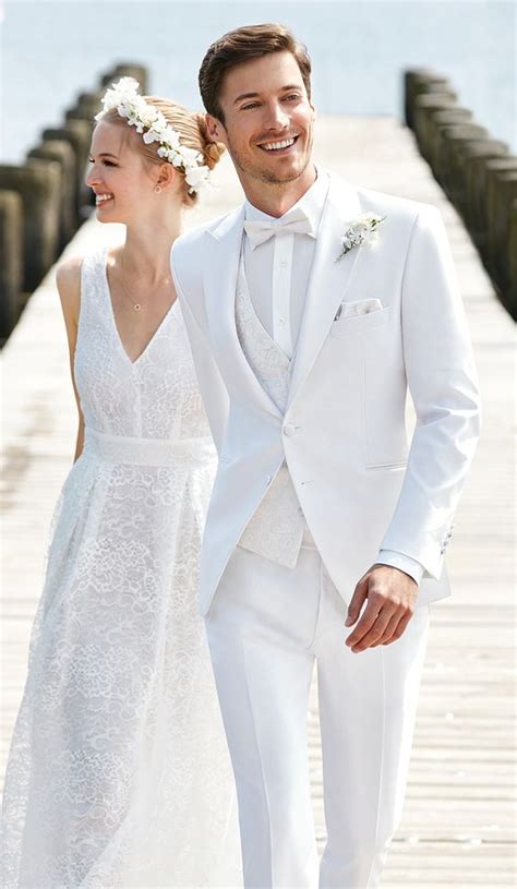 72 chic white groom suits and tuxedos weddingomania