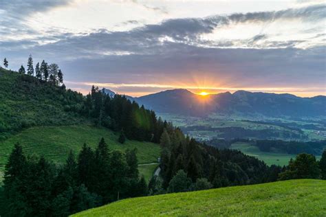 Bei so vielen schönen ausflugszielen und sehenswürdigkeiten rund um rund um oberstdorf wird dir bestimmt nicht langweilig. Allgäu - Wanderung zum Unteren Gaisalpsee | Travel more ...