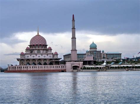 Book kuala lumpur hotels book kuala lumpur holiday packages. Crab Island Tour (Pulau Ketam), Blue Mosque and Thean Hou ...