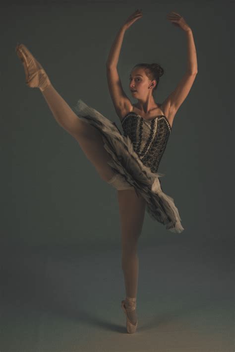 Fotos Gratis Athletic Dance Move Bailarín Bailarina De Ballet Las