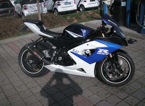 I was looking at buying a used 2006 cbr 1000 (which was just sold) and have just been offered the gsxr with a lot of extras at a good price. 2006 Suzuki GSX-R 1000 - Moto.ZombDrive.COM