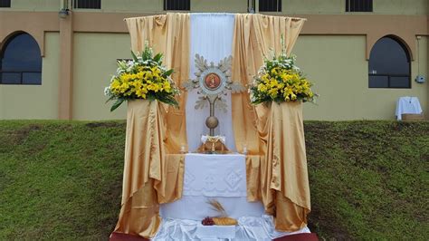 Corpus christi est une bijouterie qui propose des accessoires de luxe de qualité supérieure en matériaux précieux. Altar Corpus Christi Corpus Christi, Church Flower ...