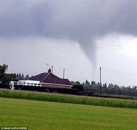 But london's not the only part of the uk expected to bake in the warmer temperatures, with kent heat maps across the uk show highs of almost 30c in july, with london reaching 25c, according to. Pin by MsHoneyRose on UK tornadoes | Tornadoes, London ...